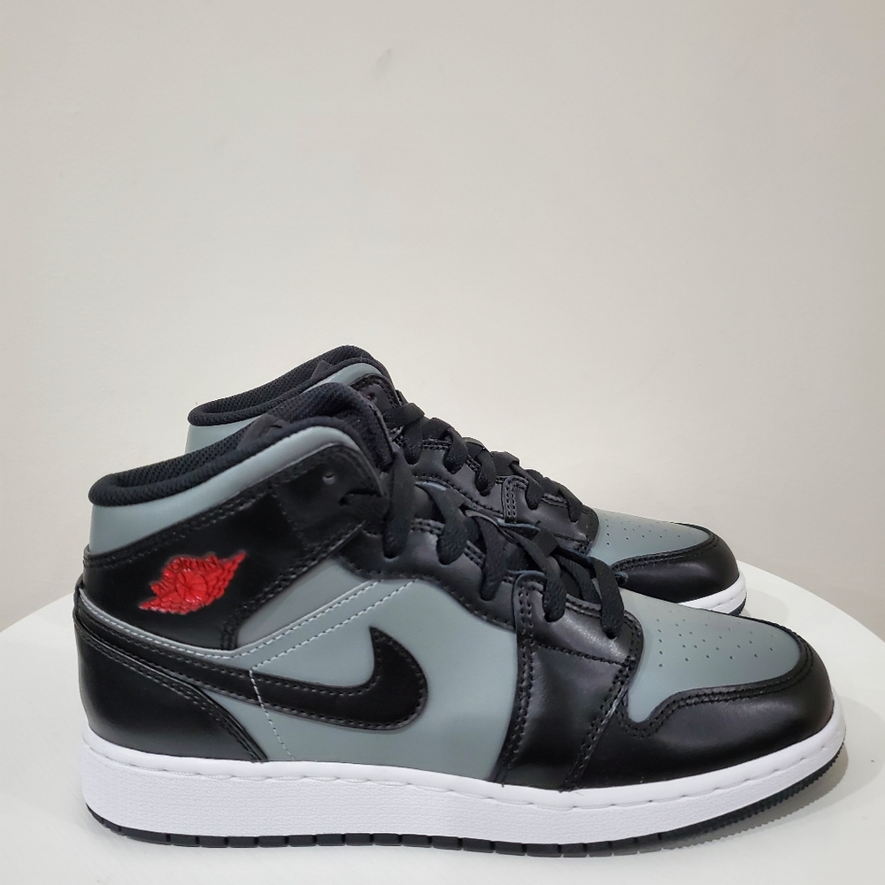 Air jordan 1 GS dark shadow sku 554725 096 women's 7.5 youth's 6